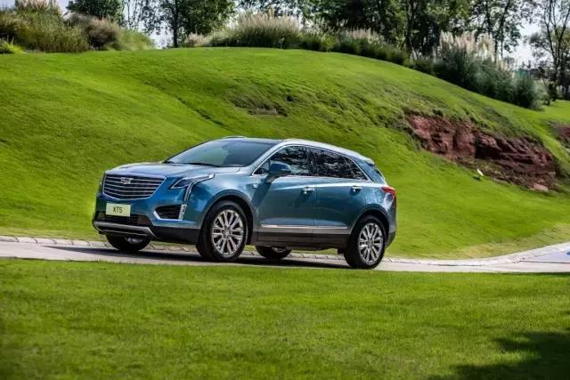 穩站市場前三的凱迪拉克XT5如何更進一步？答案藏在輕混動與伺服定位系統